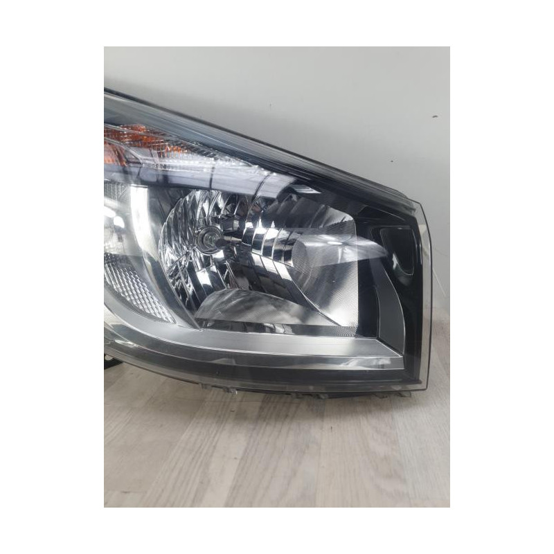 Optique avant principal droit (feux)(phare) RENAULT TRAFIC 3 COURT PHASE 1 d’occasion