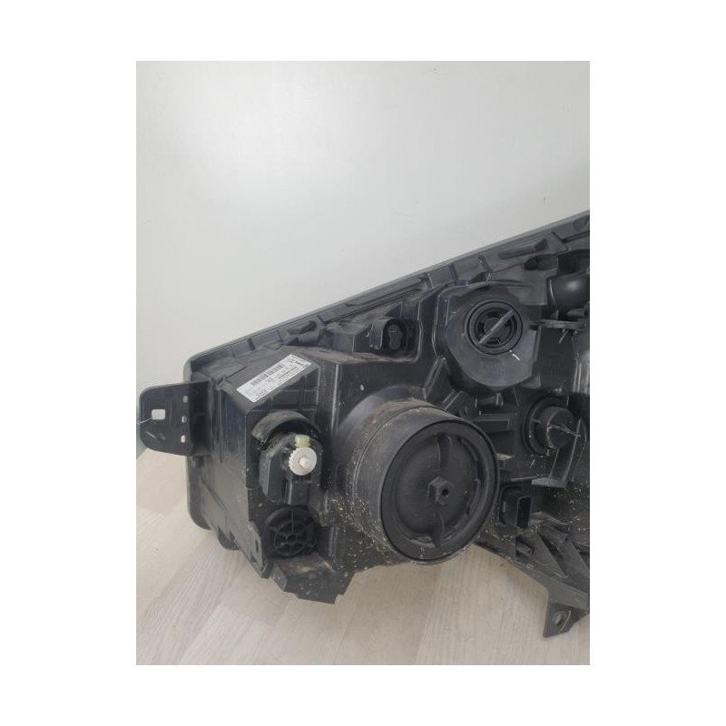 Optique avant principal droit (feux)(phare) RENAULT TRAFIC 3 COURT PHASE 1 d’occasion