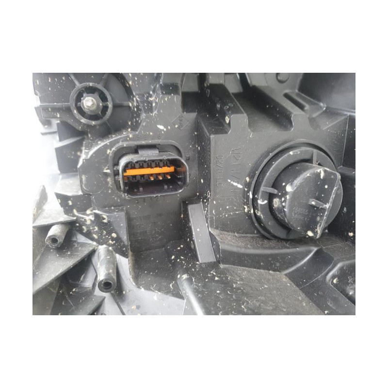 Optique avant principal droit (feux)(phare) RENAULT TRAFIC 3 COURT PHASE 1 d’occasion
