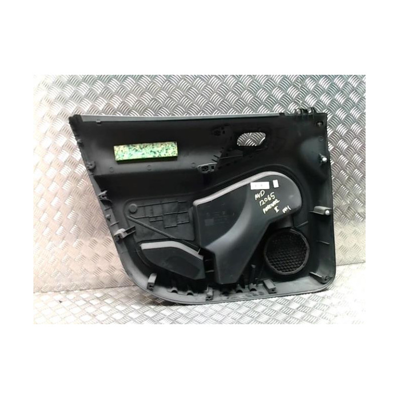 Panneau de porte avant droit PEUGEOT PARTNER 2 PHASE 1 d’occasion