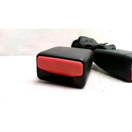 Attache ceinture arriere droit PEUGEOT 208 1 PHASE 1 d’occasion