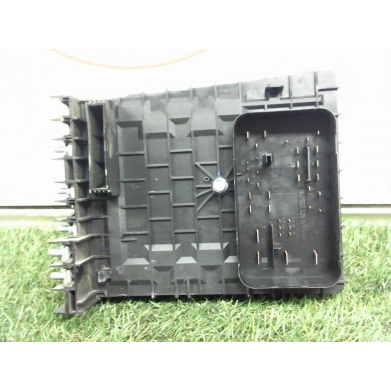 Porte fusible VOLKSWAGEN GOLF PLUS PHASE 1 d’occasion