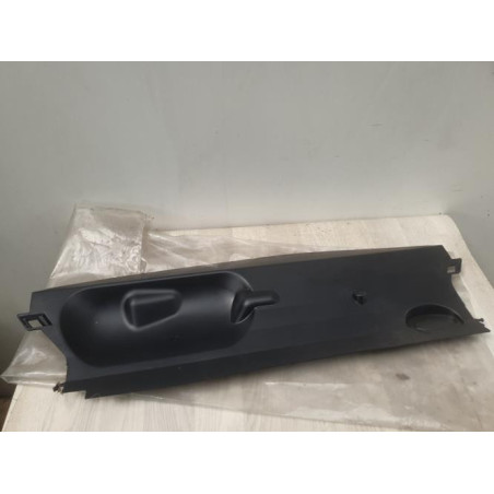 Moulure de pare choc arriere RENAULT MEGANE 3 PHASE 1 d’occasion