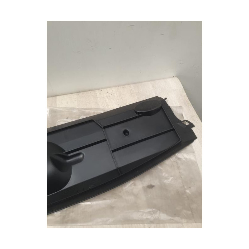 Moulure de pare choc arriere RENAULT MEGANE 3 PHASE 1 d’occasion