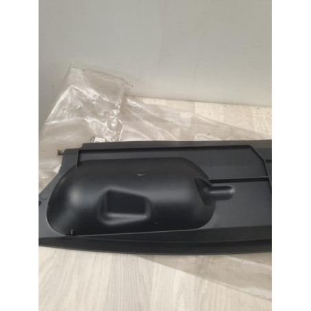 Moulure de pare choc arriere RENAULT MEGANE 3 PHASE 1 d’occasion
