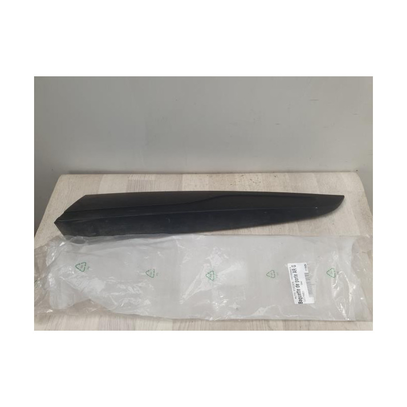 Baguette de porte arriere gauche  RENAULT CLIO 3 PHASE 2 d’occasion
