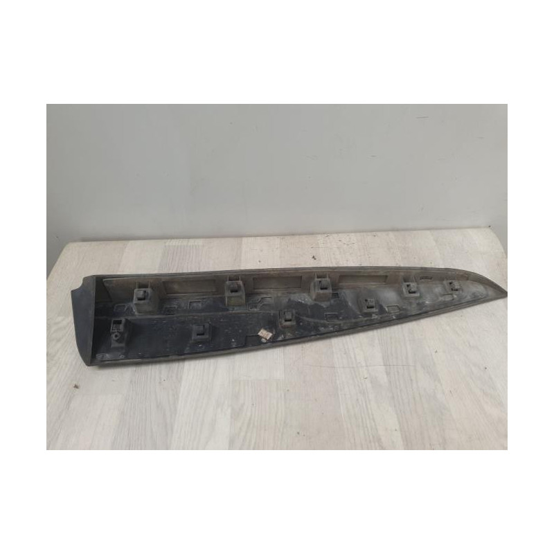 Baguette de porte arriere gauche  RENAULT CLIO 3 PHASE 2 d’occasion