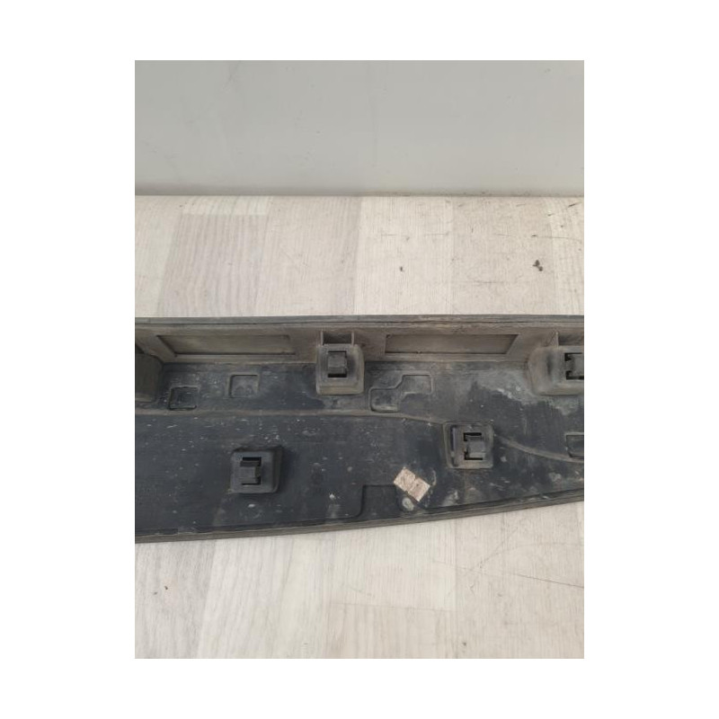 Baguette de porte arriere gauche  RENAULT CLIO 3 PHASE 2 d’occasion