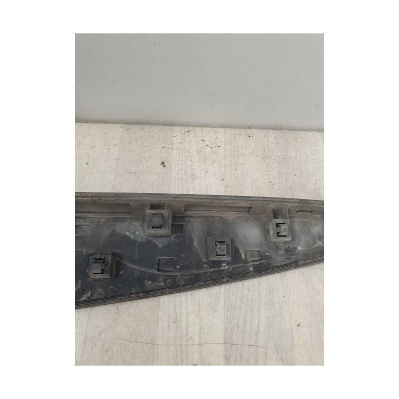 Baguette de porte arriere gauche  RENAULT CLIO 3 PHASE 2 d’occasion
