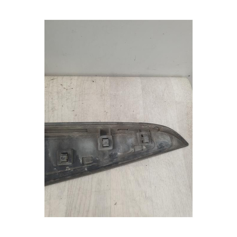 Baguette de porte arriere gauche  RENAULT CLIO 3 PHASE 2 d’occasion