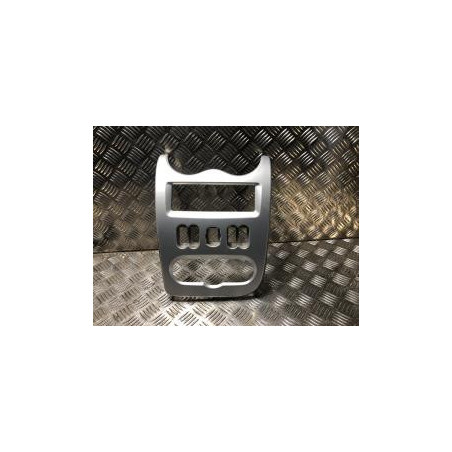 Facade autoradio DACIA LOGAN MCV 1 PHASE 2 BREAK d’occasion