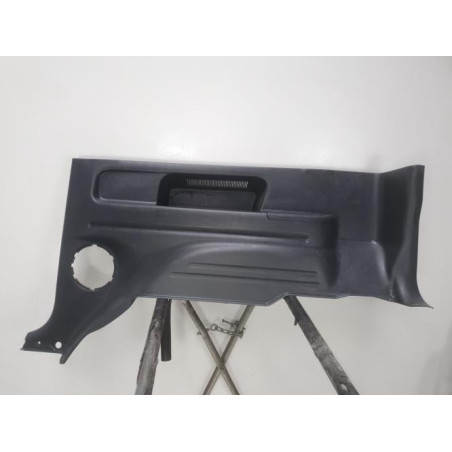 Garniture laterale arriere droite SUZUKI GRAND VITARA 1 d’occasion