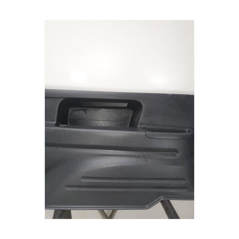 Garniture laterale arriere droite SUZUKI GRAND VITARA 1 d’occasion