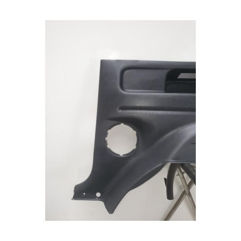 Garniture laterale arriere droite SUZUKI GRAND VITARA 1 d’occasion