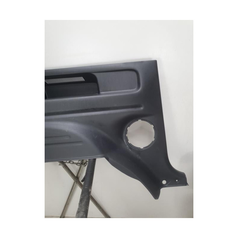Garniture laterale arriere gauche SUZUKI GRAND VITARA 1 d’occasion