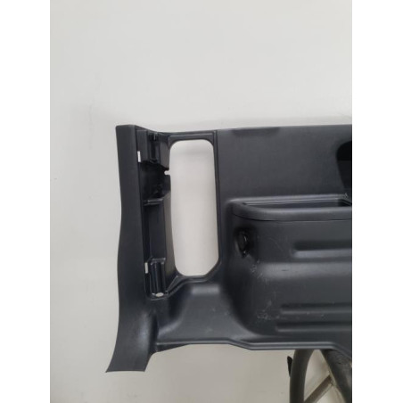 Garniture laterale arriere gauche SUZUKI GRAND VITARA 1 d’occasion