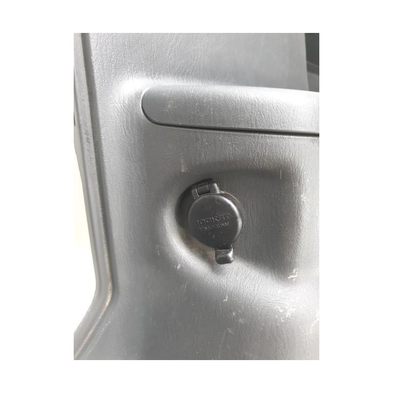 Garniture laterale arriere gauche SUZUKI GRAND VITARA 1 d’occasion