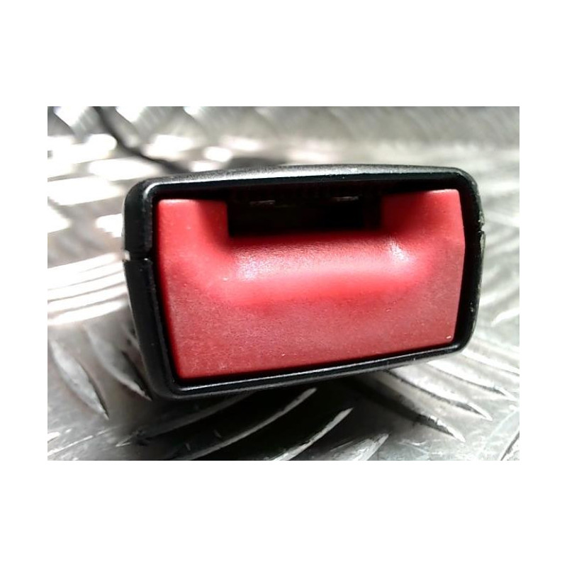 Attache ceinture avant droit VOLKSWAGEN GOLF 7 PHASE 1 d’occasion