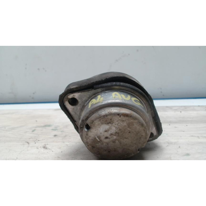 Support moteur gauche AUDI A4 2 AVANT PHASE 2 BREAK d’occasion