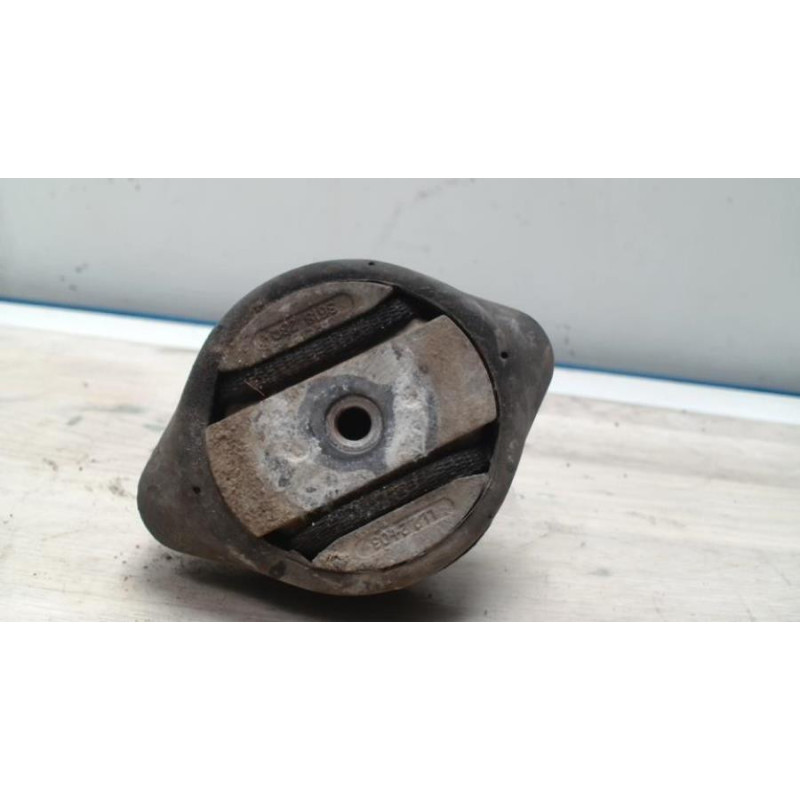 Support moteur gauche AUDI A4 2 AVANT PHASE 2 BREAK d’occasion