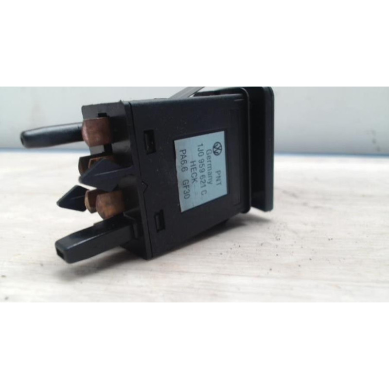 Commande degivrage lunette arriere VOLKSWAGEN BORA d’occasion