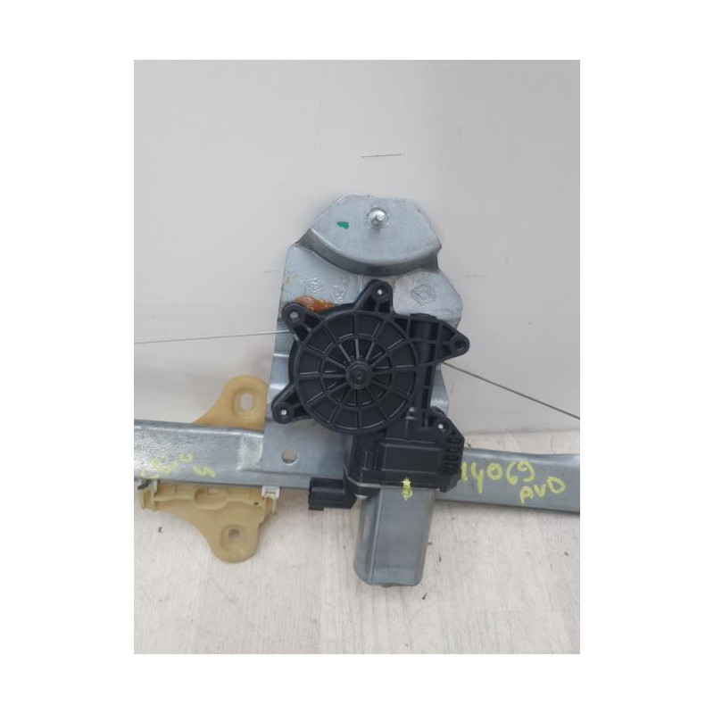 Leve vitre electrique avant droit RENAULT CLIO 4 PHASE 2 d’occasion
