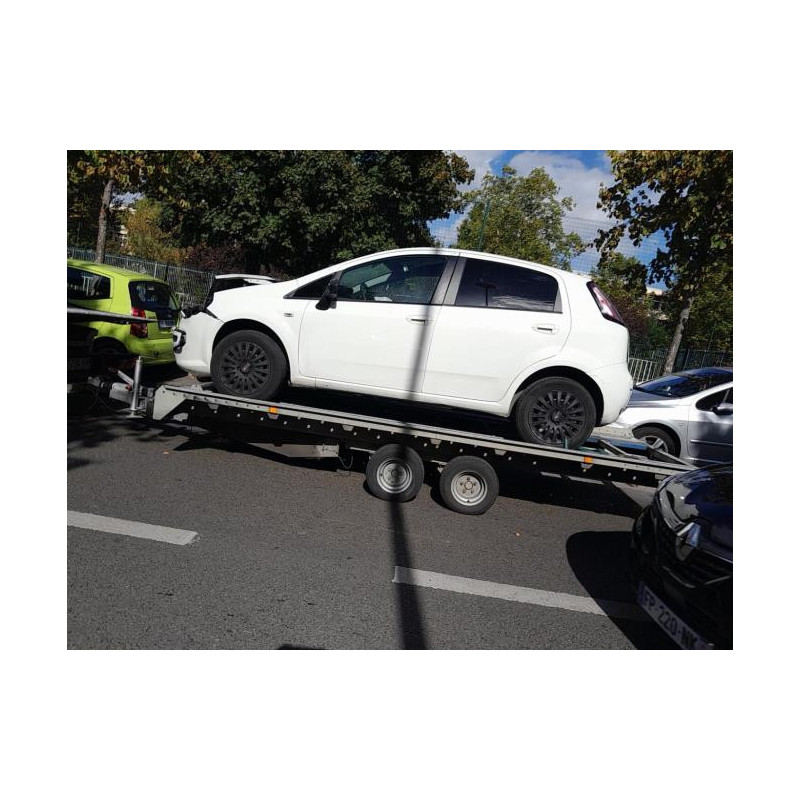 Poignee porte arriere droit FIAT PUNTO EVO 3 d’occasion