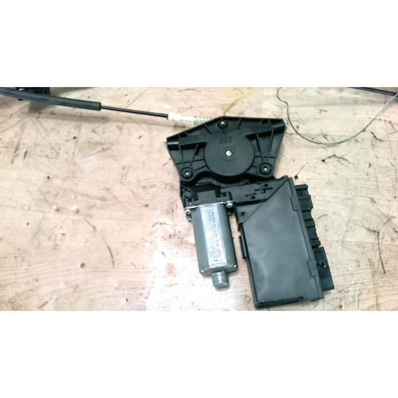 Mecanisme de leve vitre electrique avant droit AUDI A4 2 AVANT PHASE 2 BREAK d’occasion