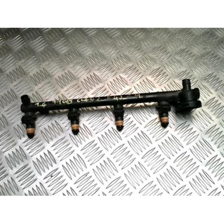 Rampe injection RENAULT CLIO 2 PHASE 2 d’occasion