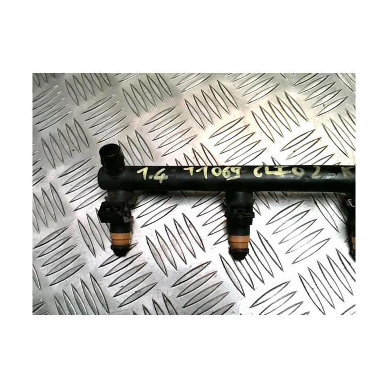 Rampe injection RENAULT CLIO 2 PHASE 2 d’occasion