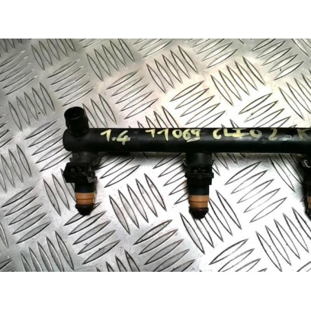 Rampe injection RENAULT CLIO 2 PHASE 2 d’occasion