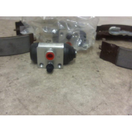 Kit de freins arriere FIAT PUNTO 2 PHASE 1 d’occasion