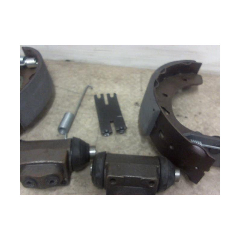 Kit de freins arriere FORD ESCORT 6 d’occasion