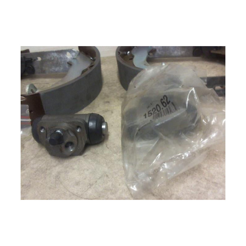 Kit de freins arriere FORD MONDEO 1 PHASE 1 d’occasion