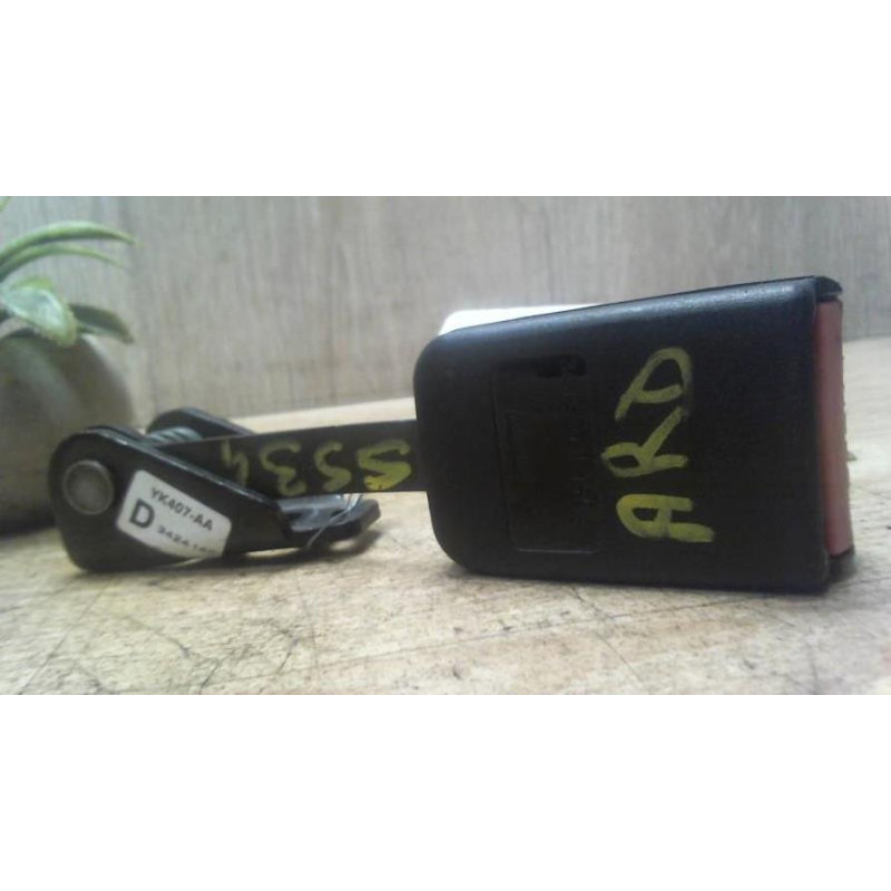Attache ceinture arriere droit PEUGEOT 307 PHASE 1 CABRIOLET d’occasion