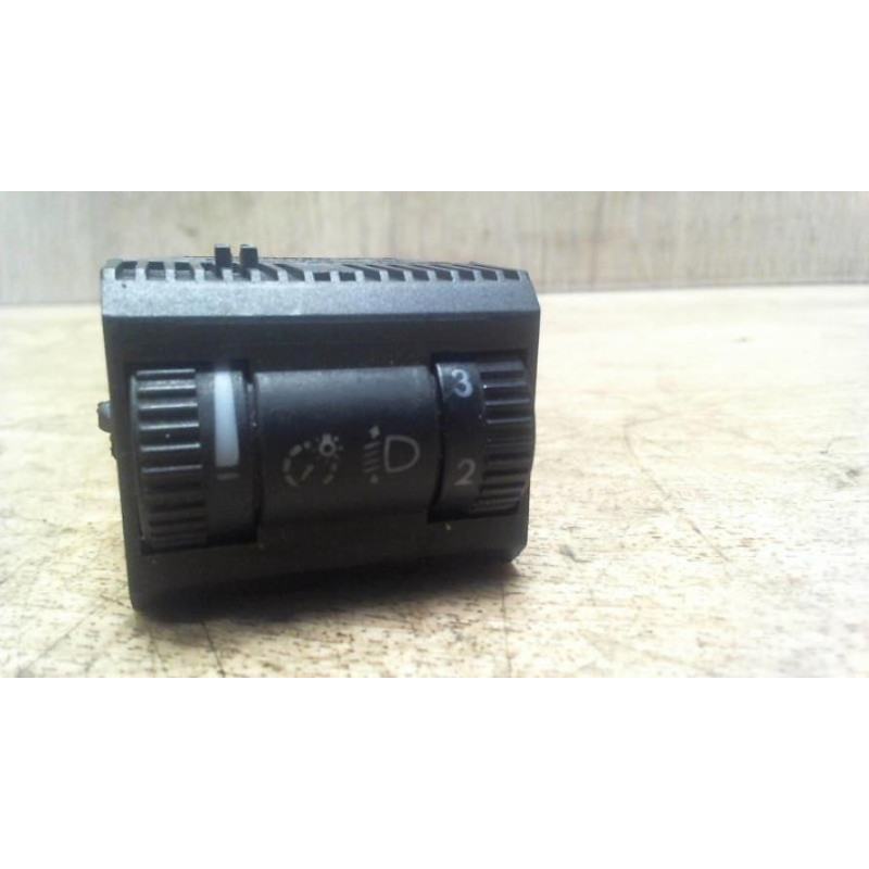 Commande de reglage hauteur de phare VOLKSWAGEN POLO 5 PHASE 1 d’occasion