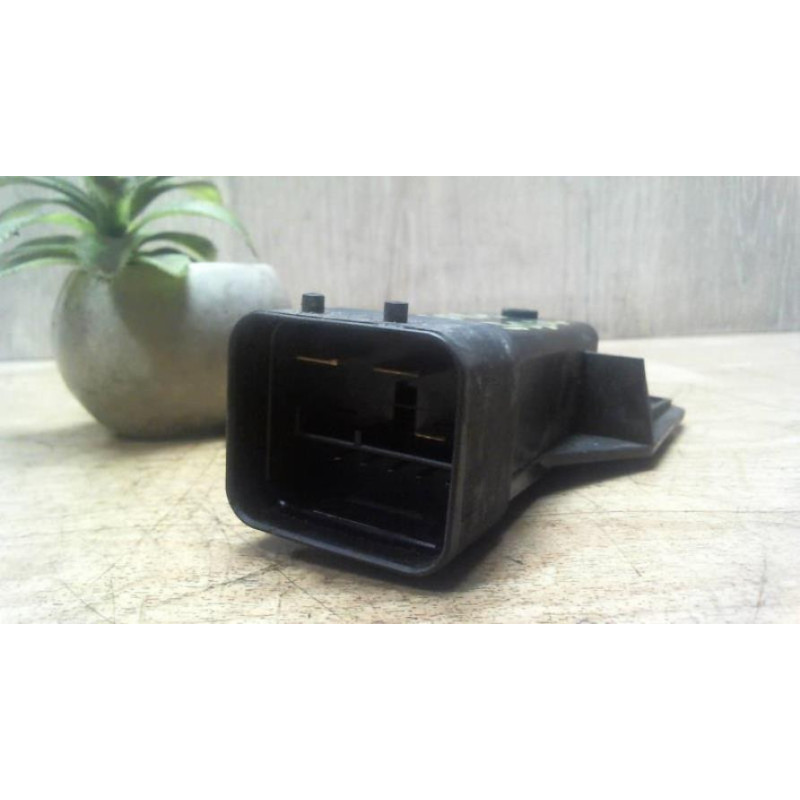 Relais de prechauffage VOLKSWAGEN POLO 5 PHASE 1 d’occasion