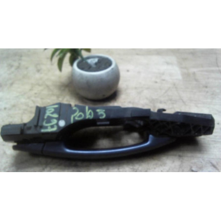 Poignee porte arriere droit VOLKSWAGEN POLO 5 PHASE 1 d’occasion