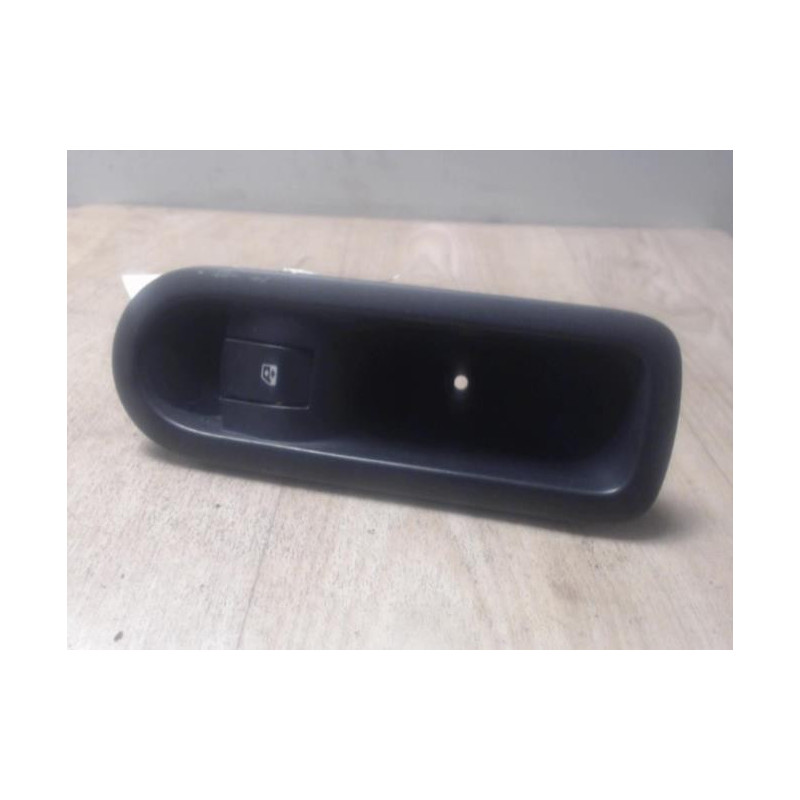 Interrupteur de leve vitre arriere droit RENAULT MEGANE 2 PHASE 2 d’occasion