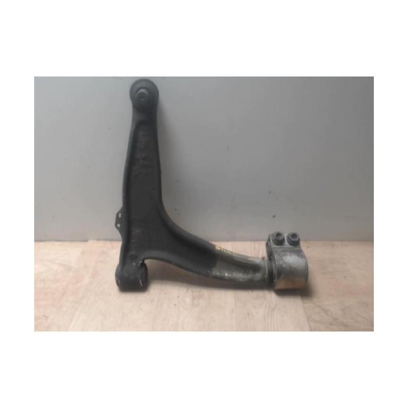 Triangle avant droit SAAB 9.3 2 SPORT HATCH PHASE 2 BREAK d’occasion