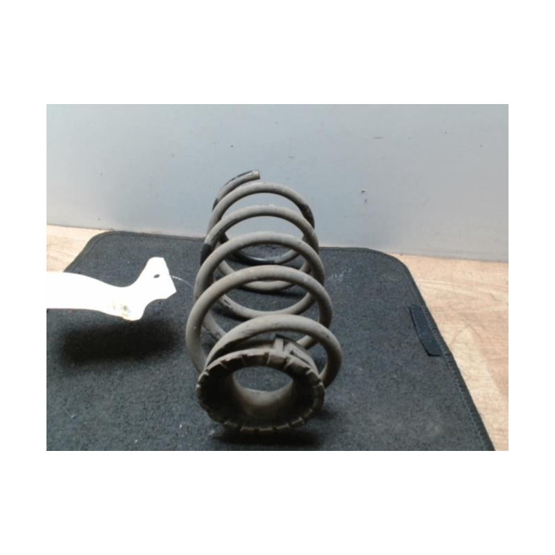 Ressort de suspension arriere droit OPEL CORSA D PHASE 1 d’occasion
