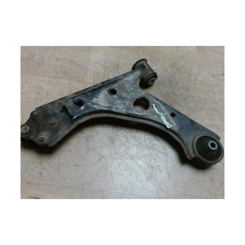 Triangle avant droit OPEL CORSA D PHASE 1 d’occasion