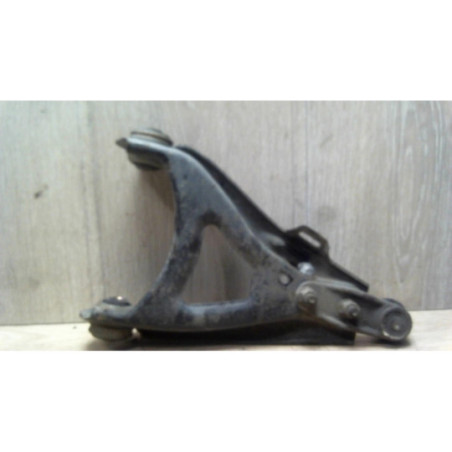 Triangle inferieur avant gauche RENAULT MEGANE 1 PHASE 1 d’occasion