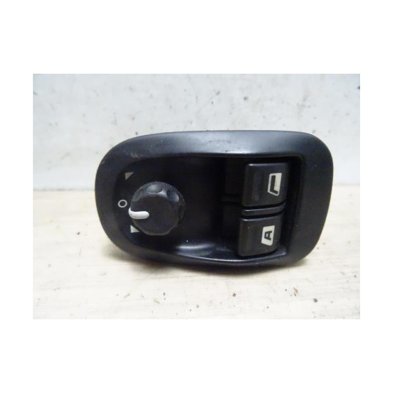 Interrupteur de leve vitre avant gauche PEUGEOT EXPERT 1 PHASE 1 d’occasion