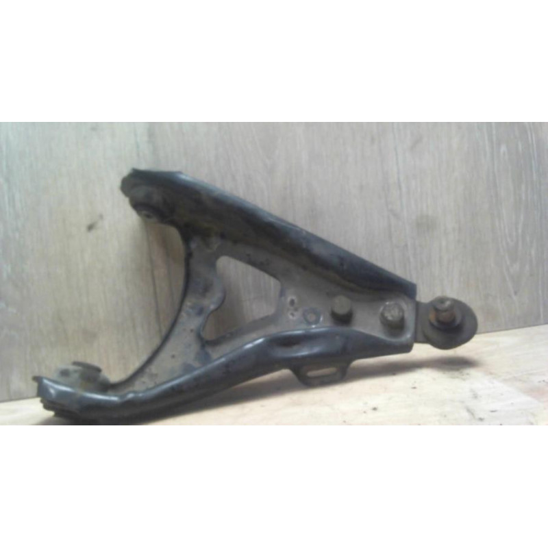 Triangle inferieur avant gauche RENAULT SCENIC 1 PHASE 2 d’occasion