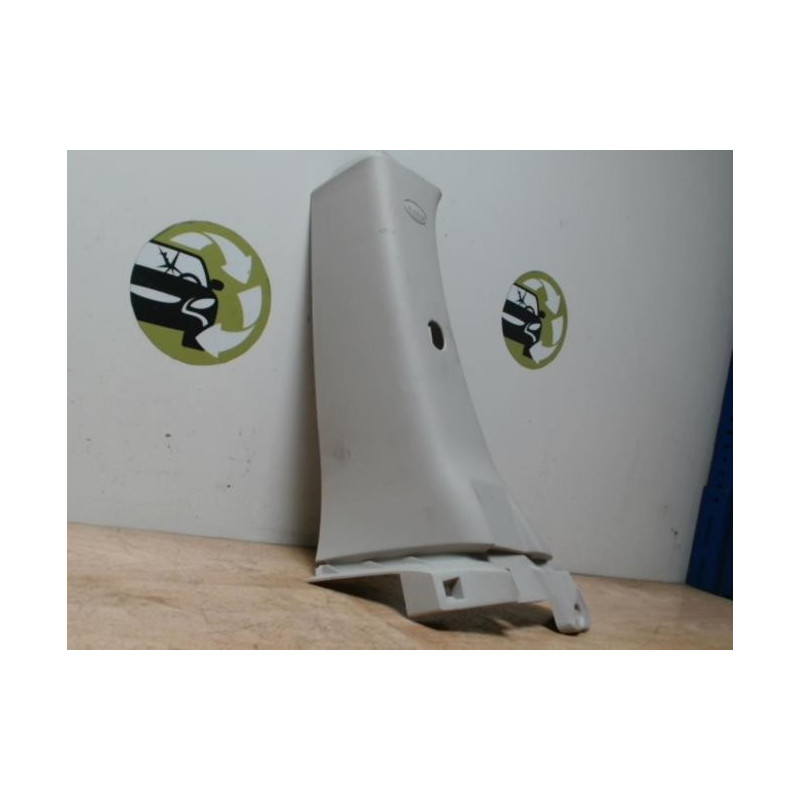Garniture porte avant gauche PEUGEOT 1007 d’occasion