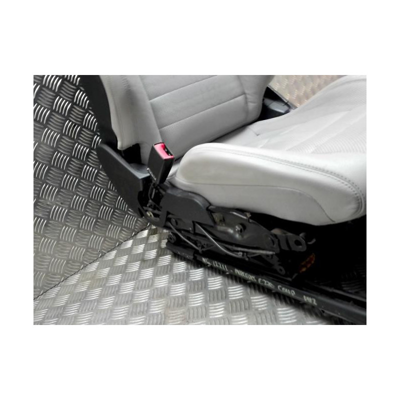 Siege avant gauche MERCEDES CLASSE C 204 PHASE 2 COUPE d’occasion