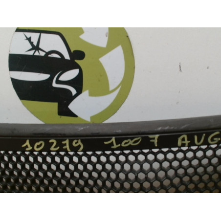 Grille de calandre gauche PEUGEOT 1007 d’occasion