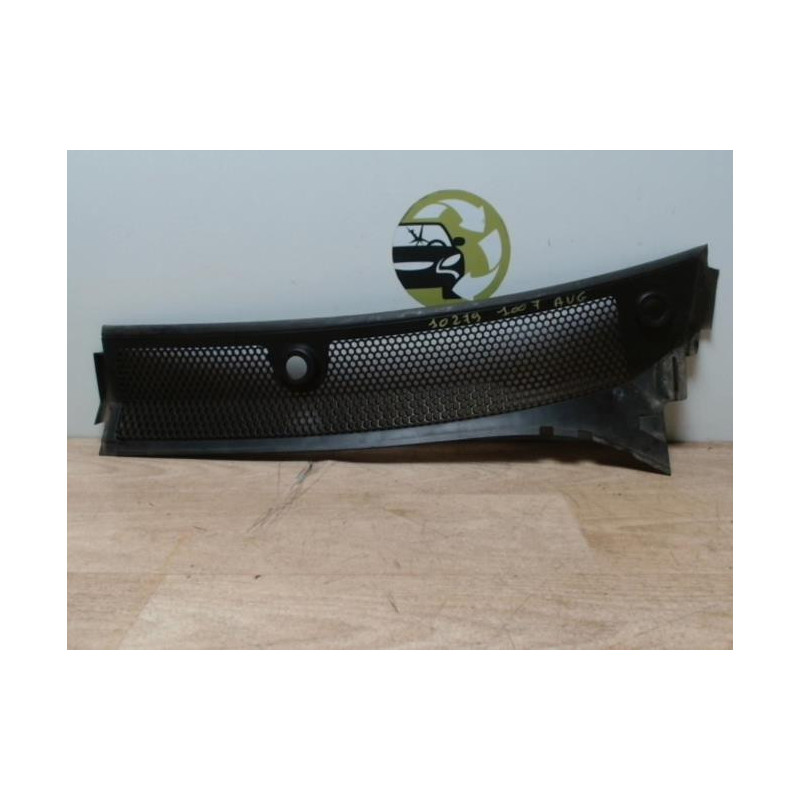 Grille de calandre gauche PEUGEOT 1007 d’occasion