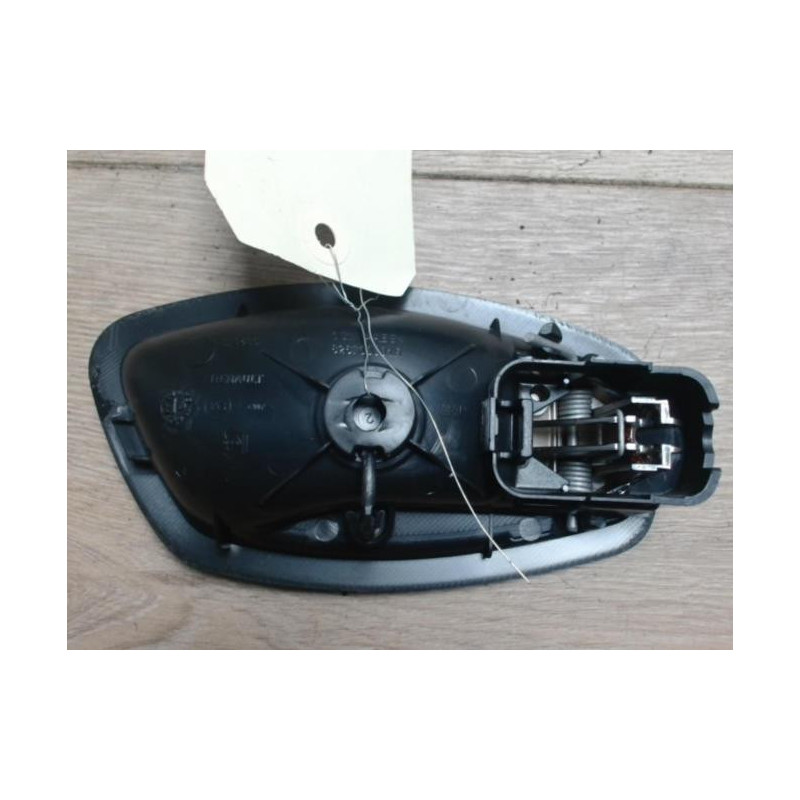 Poignee interieur avant gauche RENAULT CLIO 4 PHASE 1 d’occasion